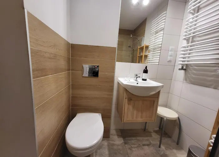 Apartment To Tutaj *